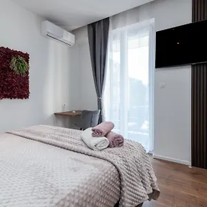 https://antares-rooms.splithotels.org